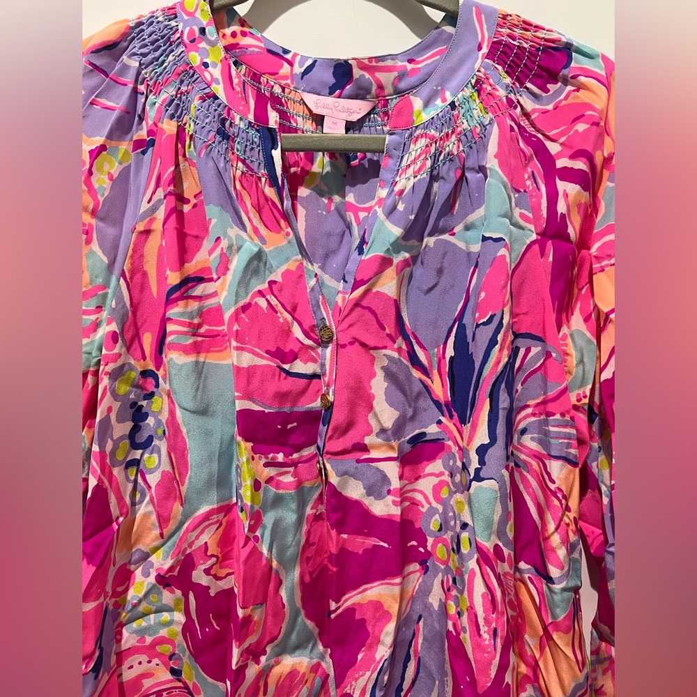 Lilly Pulitzer silk blouse, size M - Picture 3 of 6